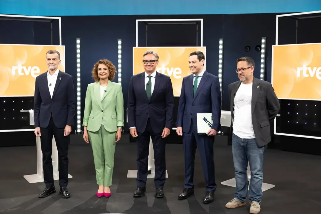 Moreno recibe el ataque en bloque de la izquierda y no confronta con Vox