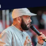 The rise of evangelical pastors: “I have seen with my own eyes how they go around with card readers so that everyone can donate”
