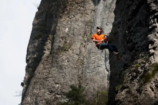 An impressive documentary series captures the life and death of the brilliant climber Dean Potter in his quest to make history on the walls of Yosemite