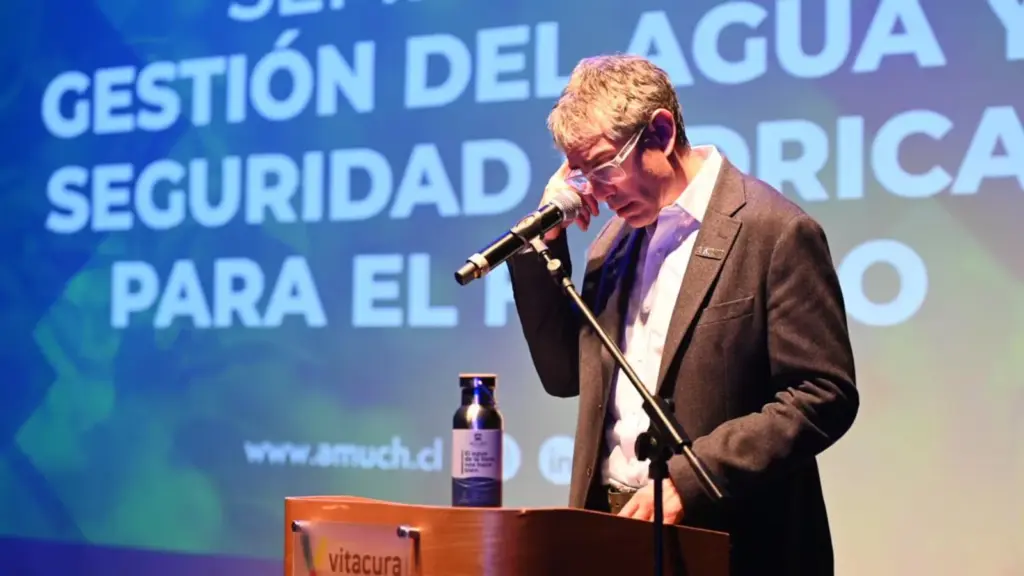Municipalities and the private sector address solutions to Chile's water crisis