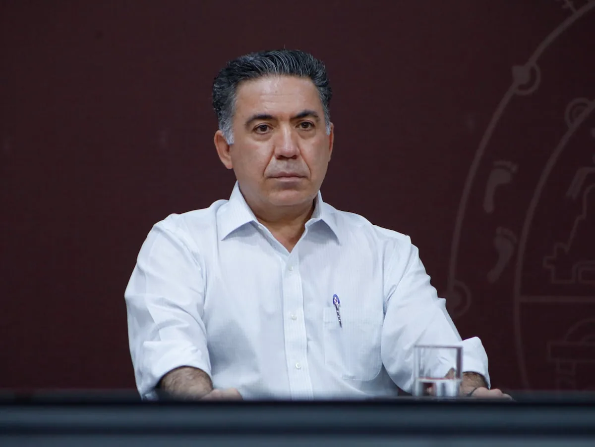 El senador Enrique Inzunza también acude a la Fiscalía a dar su declaración