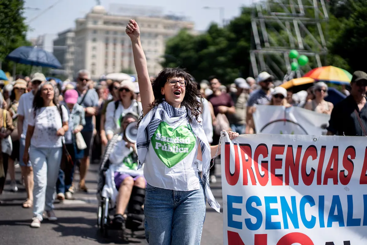 Thousands of people take to the streets in Madrid against Ayuso's health policy: "It strangles the public system to fatten private insurance"