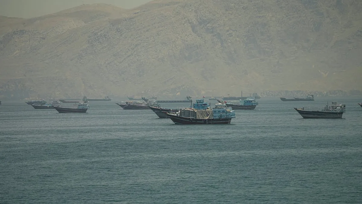 The war of the United States and Israel against Iran, live | Iran fires warning shots at “violating ships” in the Strait of Hormuz