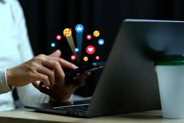 Artificial intelligence and influencers: the moves of presidential campaigns to seduce on social media
