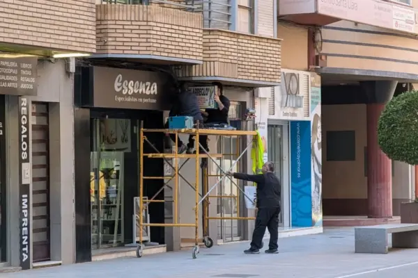 Up to 1,500 euros fine for hanging clothes on the balcony: the Lorca City Council tightens its regulations for "the care of the urban image"