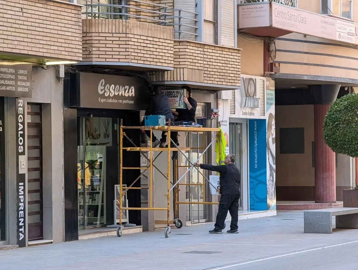 Up to 1,500 euros fine for hanging clothes on the balcony: the Lorca City Council tightens its regulations for "the care of the urban image"