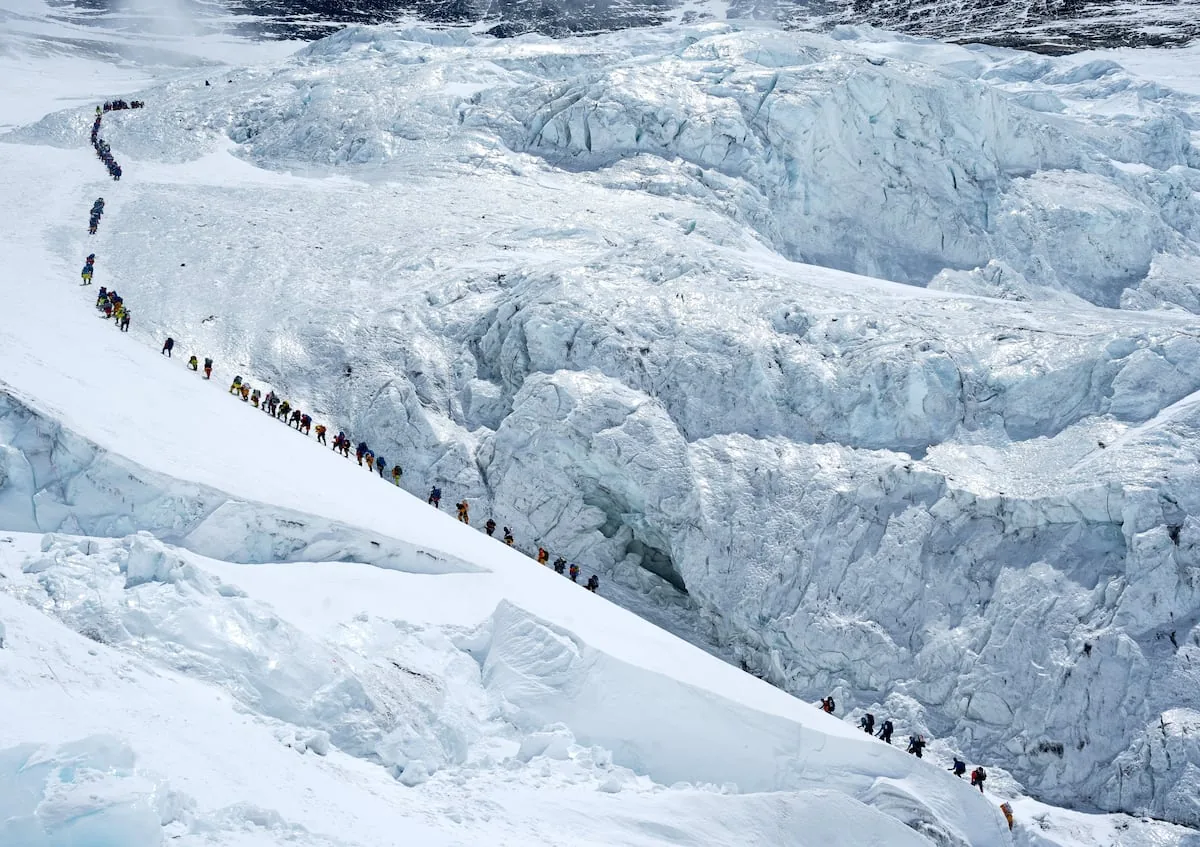 Henry Todd or how the ‘king of LSD’ ended up creating the first low-cost agency for Everest tourists