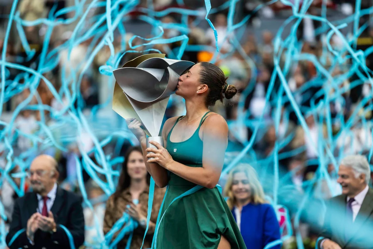 And suddenly, Marta Kostyuk emerges: the Ukrainian defeats the Russian Andreeva and lifts her first WTA 1000 in Madrid
