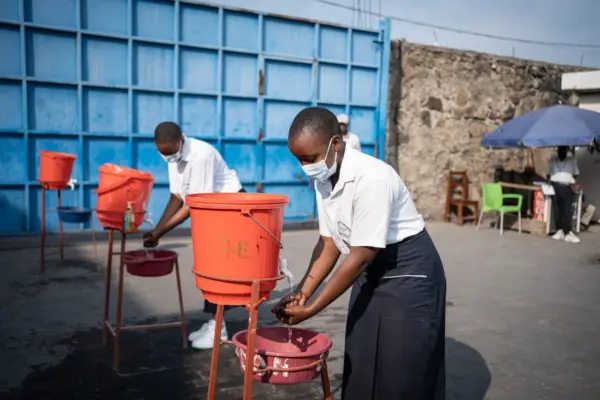 “No vaccines or treatment and in a conflict zone”: the reasons why this Ebola outbreak is “very concerning”