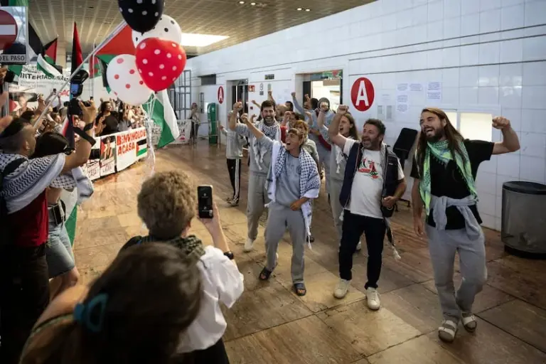 Four arrested in the incidents that occurred at Bilbao airport upon the arrival of the Flotilla activists