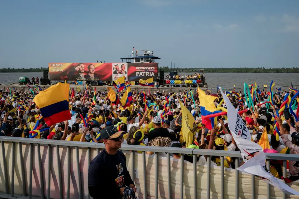 Abelardo de la Espriella closes his campaign with drones and gunpowder in Barranquilla: “I came to change politics forever”
