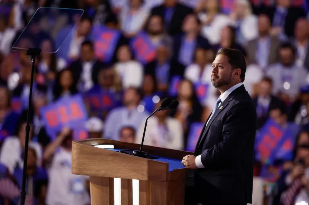 Rubén Gallego, Democratic senator: “Marco Rubio is obsessed, but Cuba is not a threat to the United States”