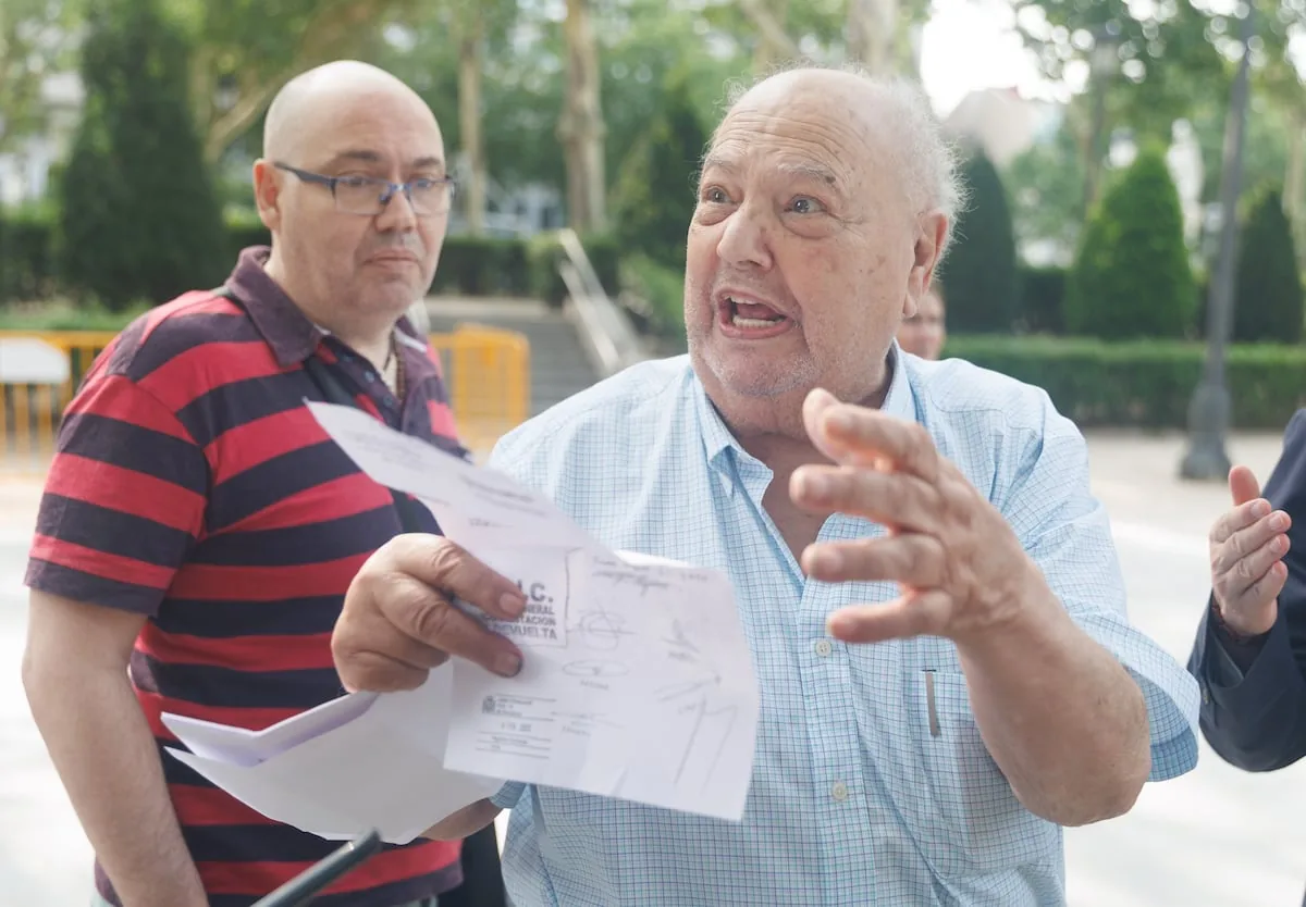 Two far-right activists sentenced to six months in prison for linking a PSOE deputy to the 'Tito Berni case' without evidence