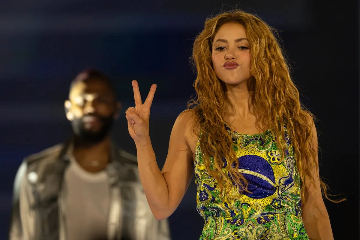 Speaking in Portuguese and dressed in the colors of the Brazilian flag: this was Shakira's concert in Copacabana