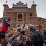 Antonio Ferrera, creative and histrionic, through the Main Gate