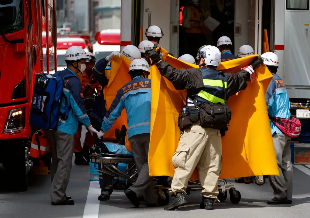 About twenty hospitalized after inhaling an unknown substance in an attack in Tokyo