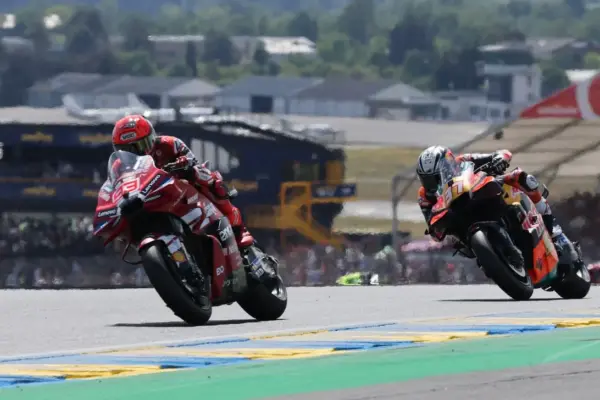 Marc Márquez relives the nightmare: after breaking a toe, he admits he must undergo shoulder surgery again to remove a screw that was affecting the radial nerve