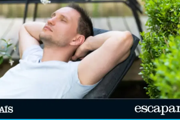 This portable lounger is carried like a briefcase and is a hit for the summer