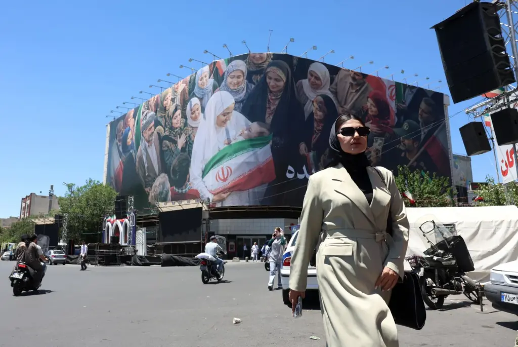 Talks with Iran spark a new war among Republicans: “Mike Pompeo should shut his stupid mouth”