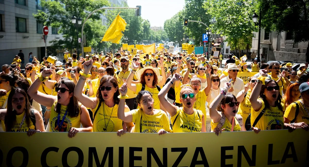 Early childhood educators take to the streets of Madrid for their labor dignity: "They talk a lot about mental health and have us overwhelmed"