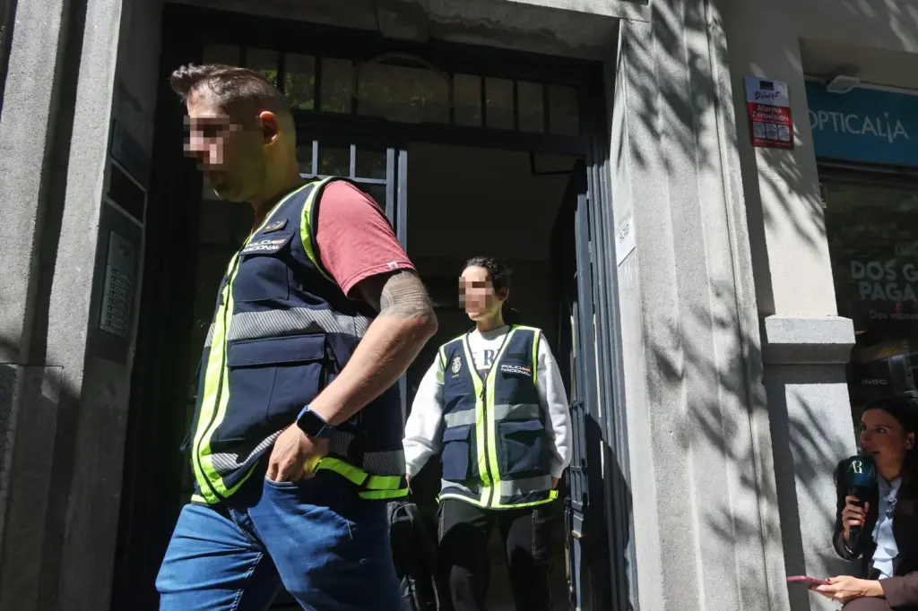 El juez atribuye a Zapatero el cobro de cerca de dos millones en comisiones