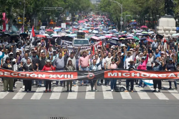 Sheinbaum raises teachers' salaries by 9% under the shadow of new protests during the World Cup