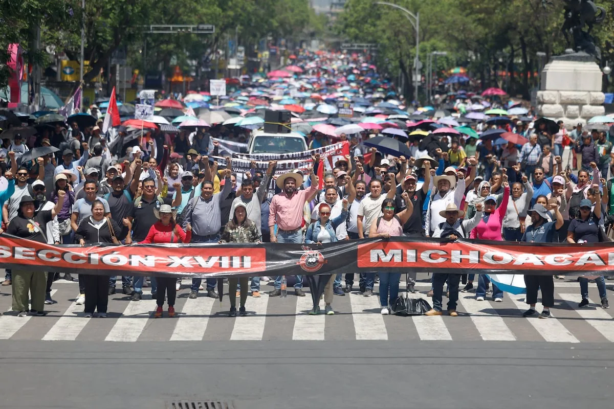 Sheinbaum raises teachers' salaries by 9% under the shadow of new protests during the World Cup