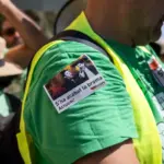 Valencian professors at the limit: under the green t-shirt