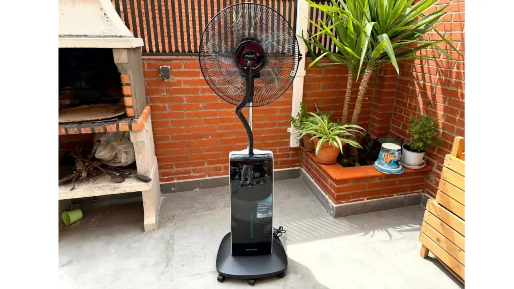 The five blades of this fan manage to lower the thermal sensation almost instantly.