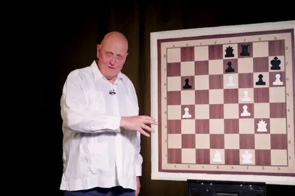 Chess Videos | Extreme Subtlety of Pervákov