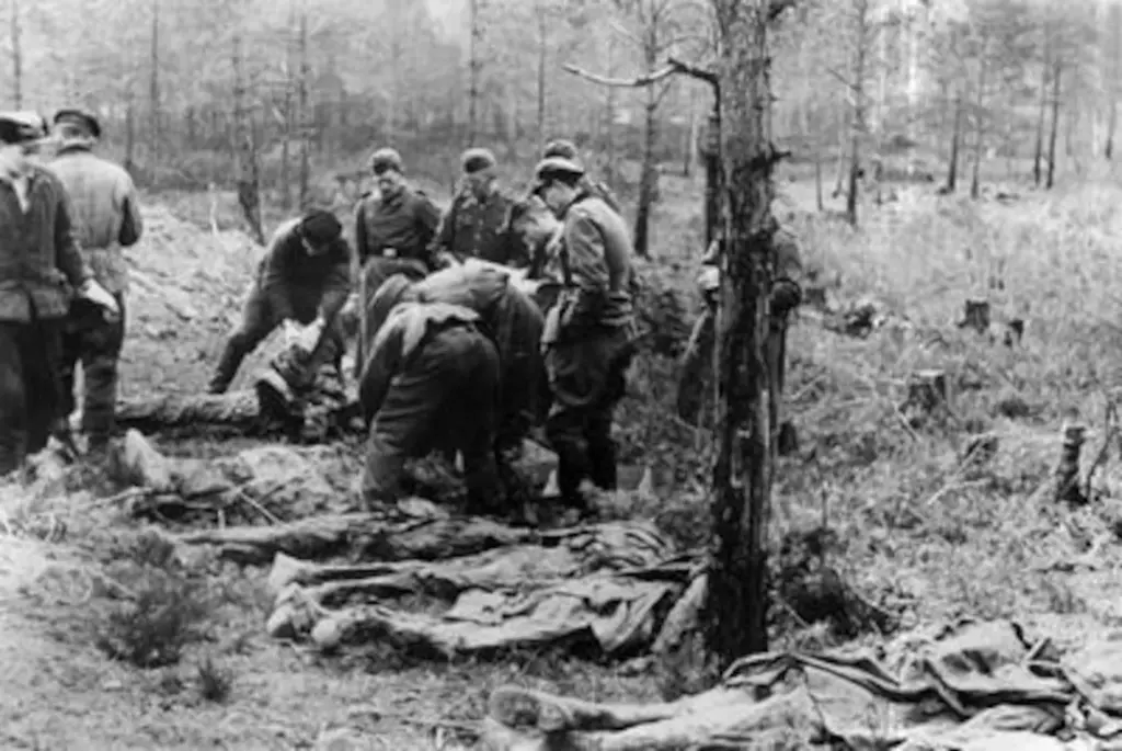 Order 1564: Putinism undertakes the great erasure of Soviet crimes and the veneration of Stalin and the Cheka