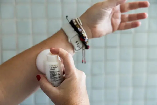 No hormones: the odyssey to find Lenzetto, Spain's scarcest medication