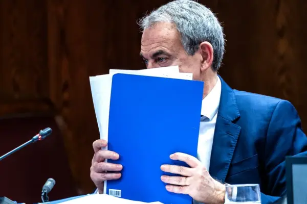 Zapatero asks the judge to postpone his summons of June 2nd