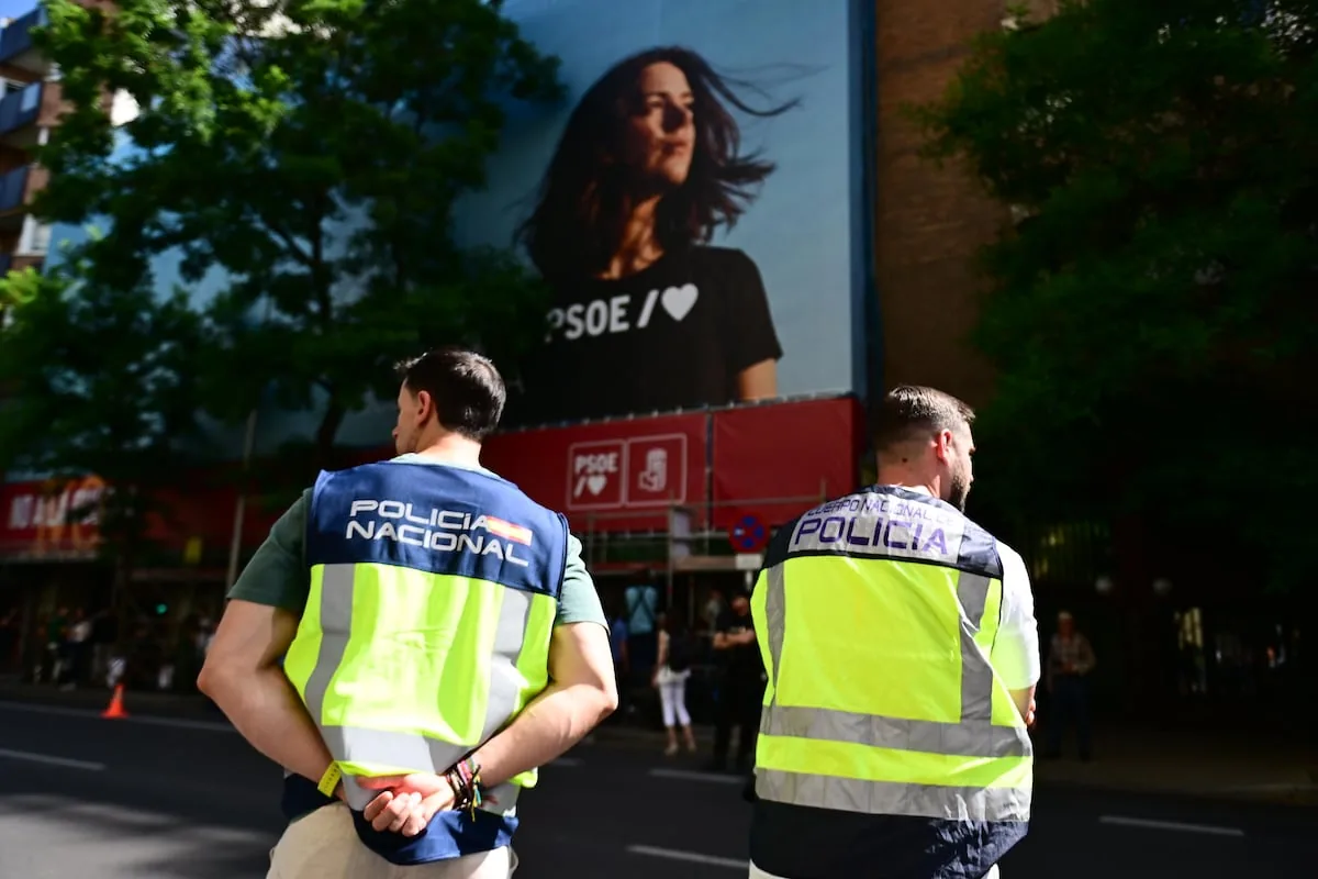 The judge points to PSOE payments to Leire Díez under Cerdán's leadership after Sánchez's reflection days