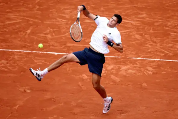 Rafa Jódar comes back against Carreño and toughens up on the way to the Roland Garros quarterfinals