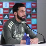 Arbeloa: “Estoy muy orgulloso de Valverde y Tchouameni, representan muy bien el Real Madrid y se merecen que pasemos página”