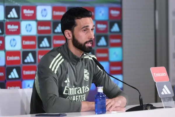 Arbeloa: “Estoy muy orgulloso de Valverde y Tchouameni, representan muy bien el Real Madrid y se merecen que pasemos página”