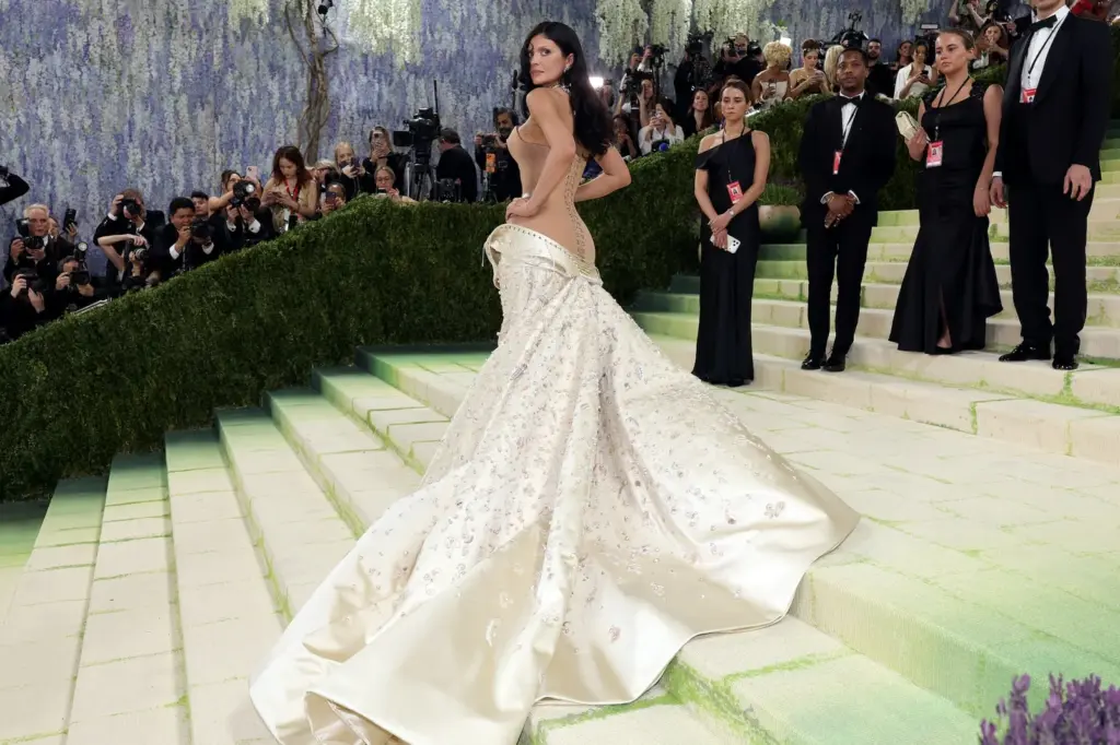 Between protests and corsets, the Bezos assault hints at the end of an era at the Met Gala