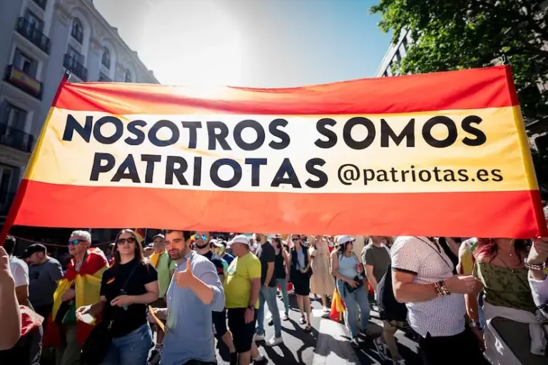 A march supported by the PP and Vox gathers thousands of people in Madrid against Sánchez's "corrupt government"