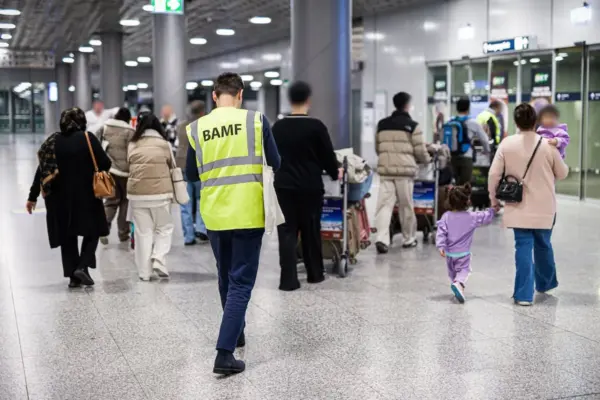 The European Union approaches the Taliban to involve them in its campaign to increase deportations