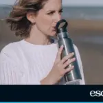 The thermal bottle that keeps water cold for 24 hours and you can carry it hanging