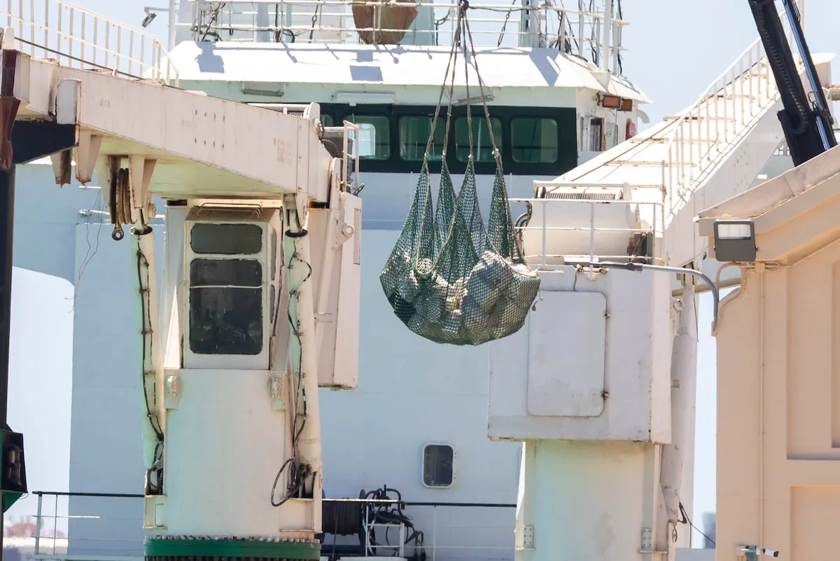 Six armed guards were guarding the ship's drug with the giant cocaine stash