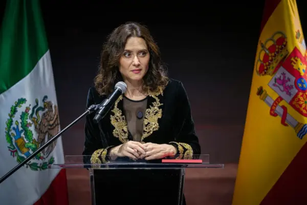 Ayuso cancela el resto de su viaje en México y acusa a Sheinbaum de “expulsarla” del país