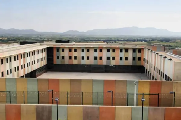 The Generalitat dismisses the director of the Puig de les Basses prison (Girona) after three suicides