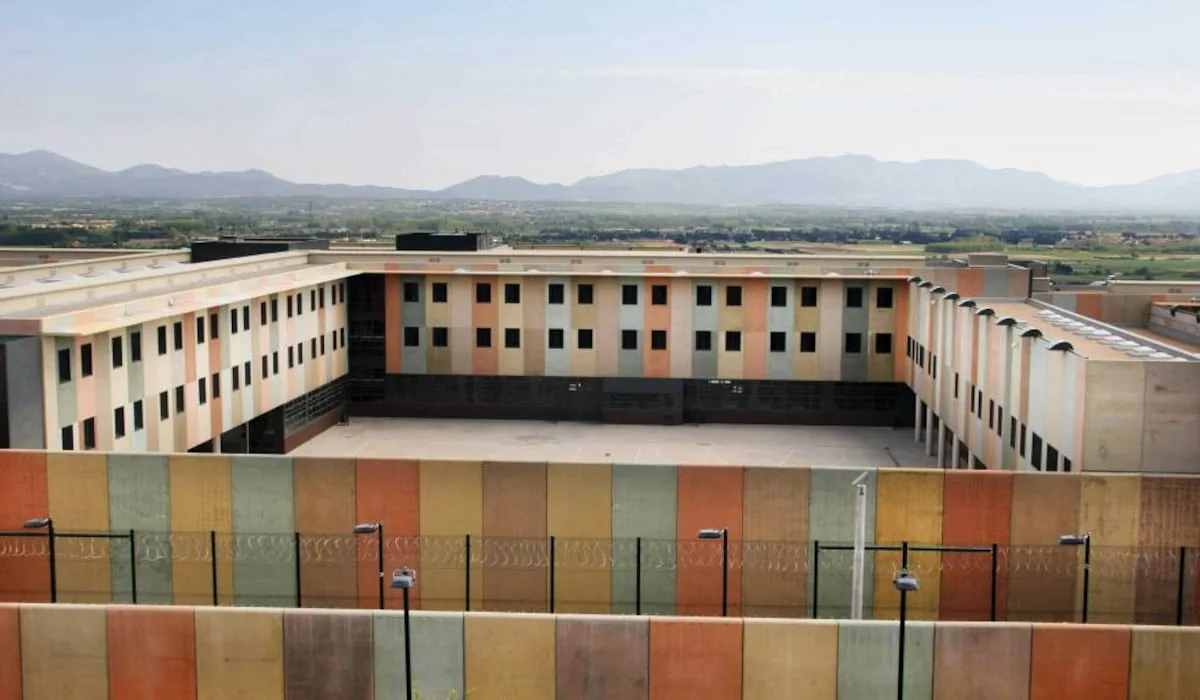 The Generalitat dismisses the director of the Puig de les Basses prison (Girona) after three suicides