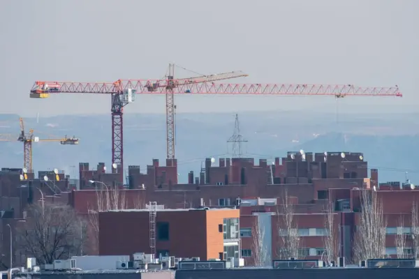 Housing enters a new phase: fewer sales and more moderate price increases