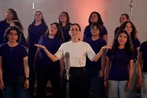 VIDEO | Julieta Venegas releases ‘The Girl Footballer’ for the World Cup: “Women today can be anything, they can score a goal, they can score 100″