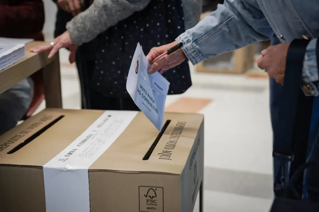 A fight in the National Electoral Council leaves Atlas Intel polls in limbo