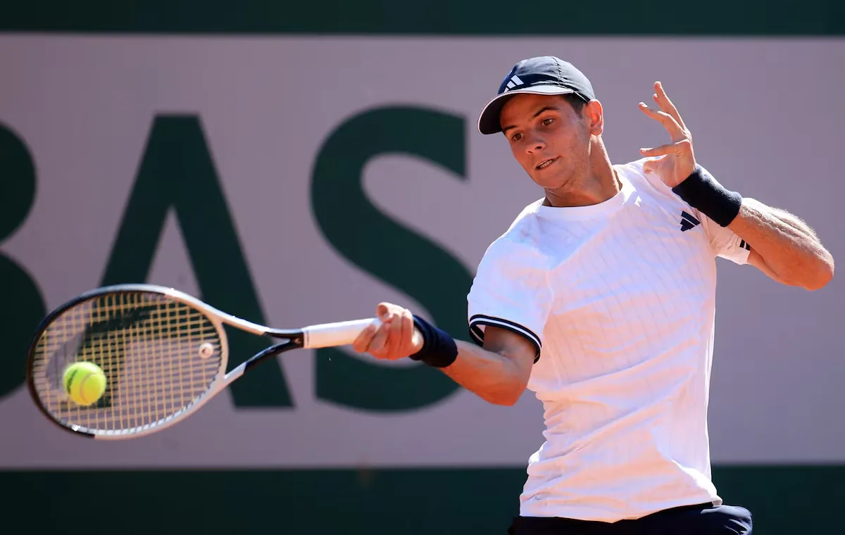 Alex Michelsen - Rafa Jódar, live; the Spaniard takes the first set in the tiebreak