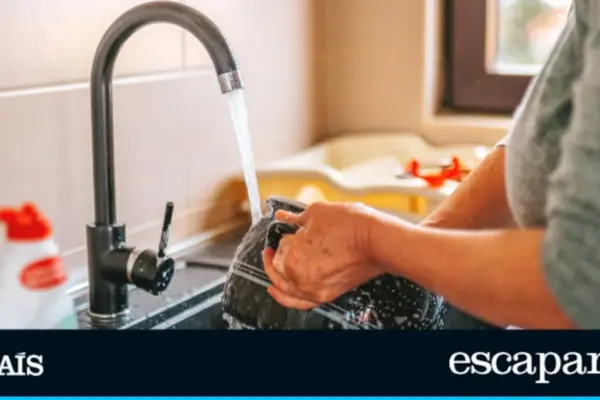 This flexible kitchen faucet is a hit on Amazon and makes cleaning the sink effortless